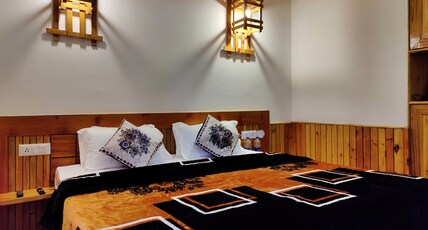 Basa Palace Room Type - Deluxe Room