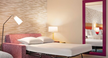 Home2 Suites by Hilton Milwaukee West Room Type - 2QUEEN ACC TUB STUDIO STE