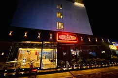 Platinum Studio Nr. Eco Park Gate.