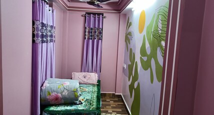 Smriti Homestays Room Type - Simple Rooms Shared Washrooms