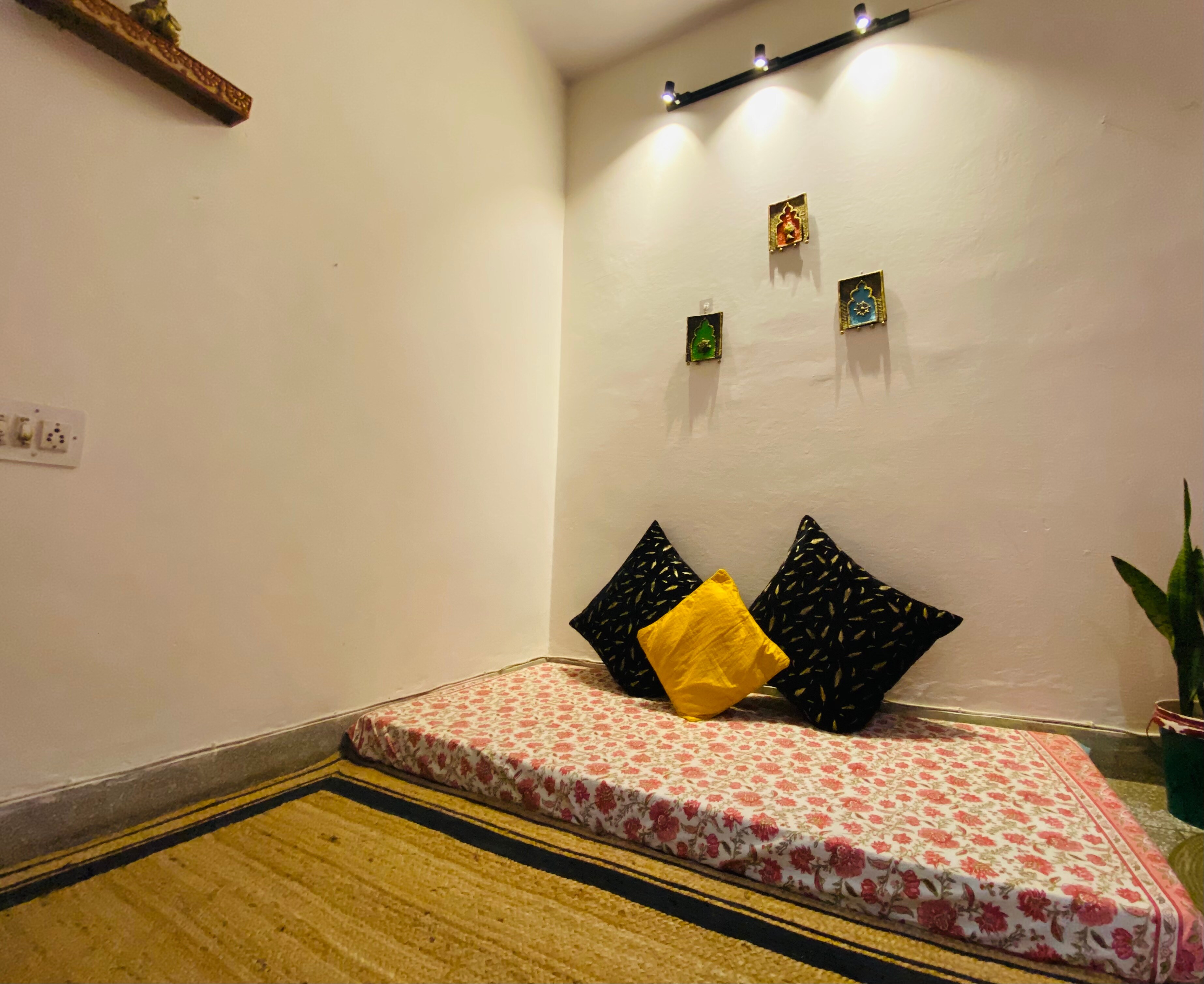 Exclusive Stay in Civil lines - Tap to explore photos