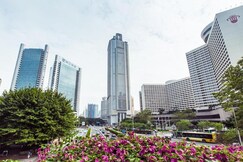 YOYO International Apartment