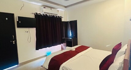 Hotel Mahakal Yogyapeeth Room Type - Deluxe Room