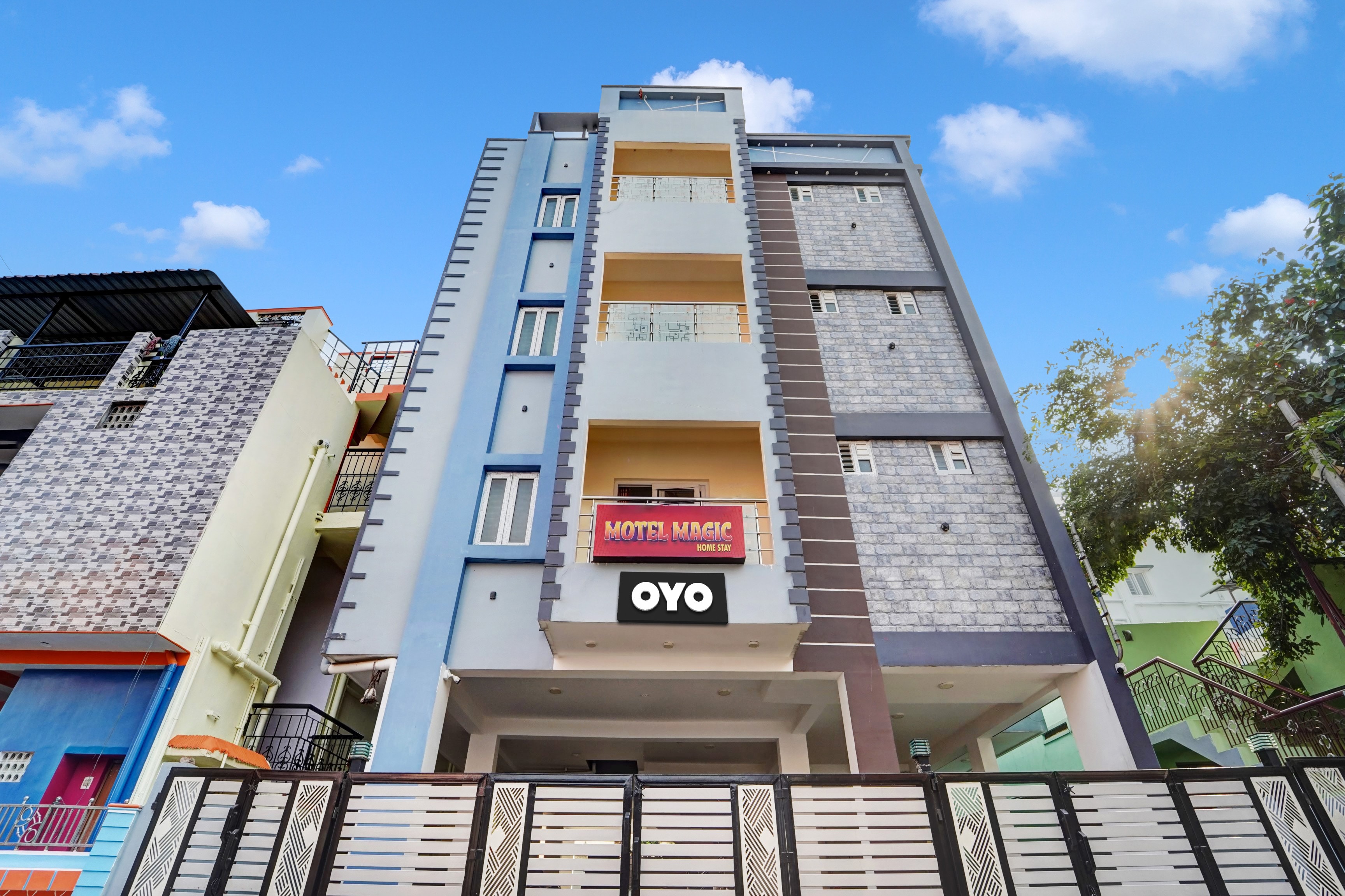 OYO 820812 Motel Magic - Tap to explore photos