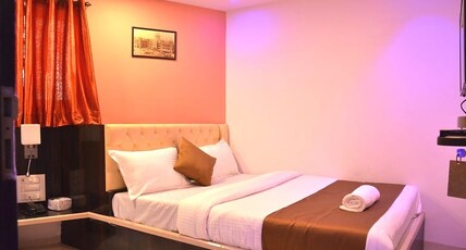 AIRWAYS INN Room Type - Slash Deluxe Room