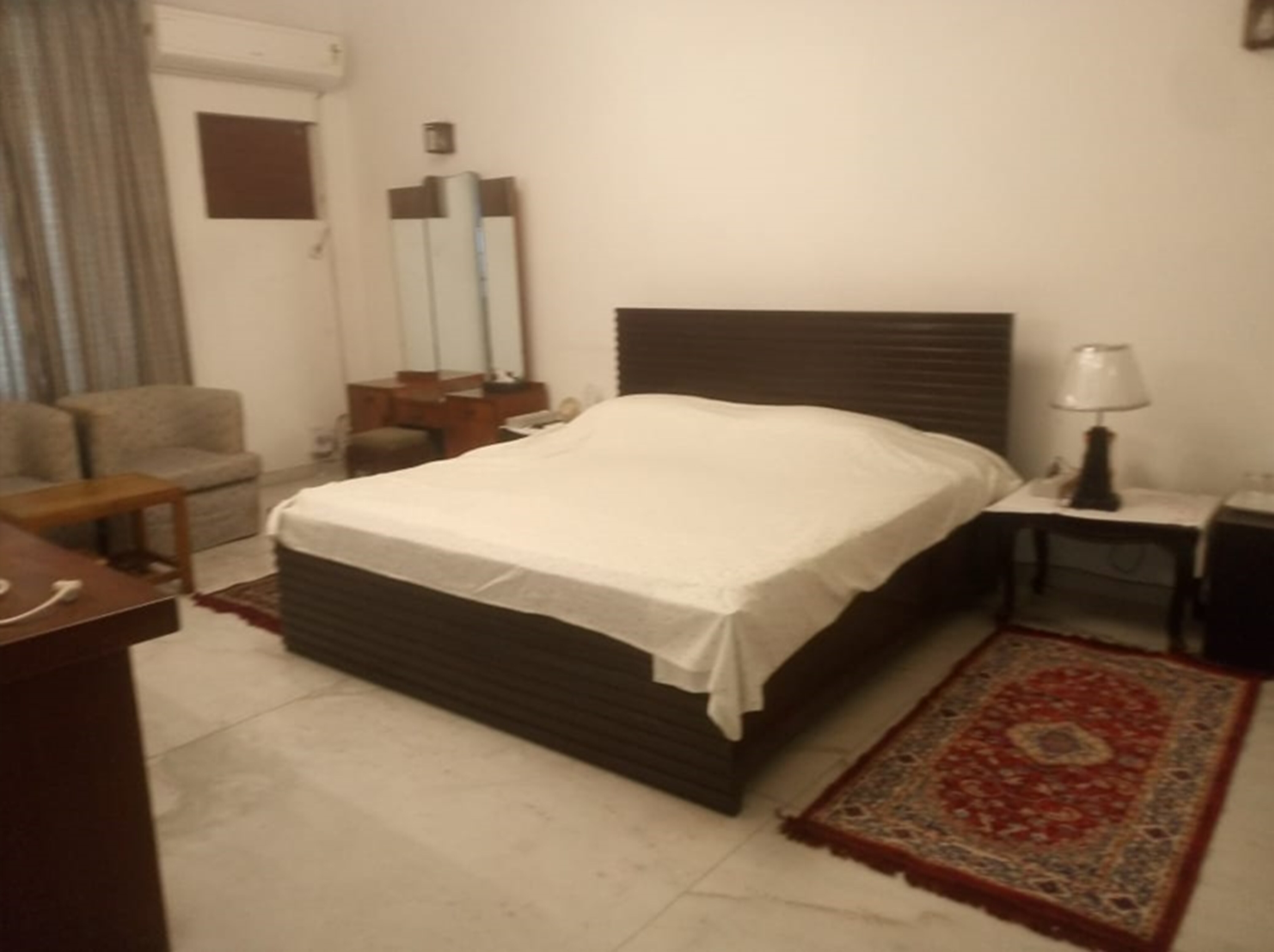 ISGEC Guest House- Delhi - Tap to explore photos