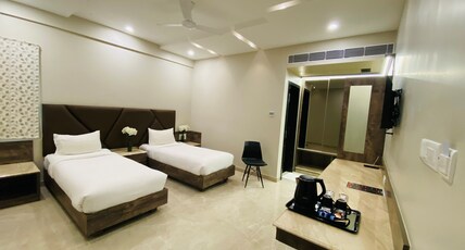 Sun Shine Hotel Room Type - Executive Twin Room