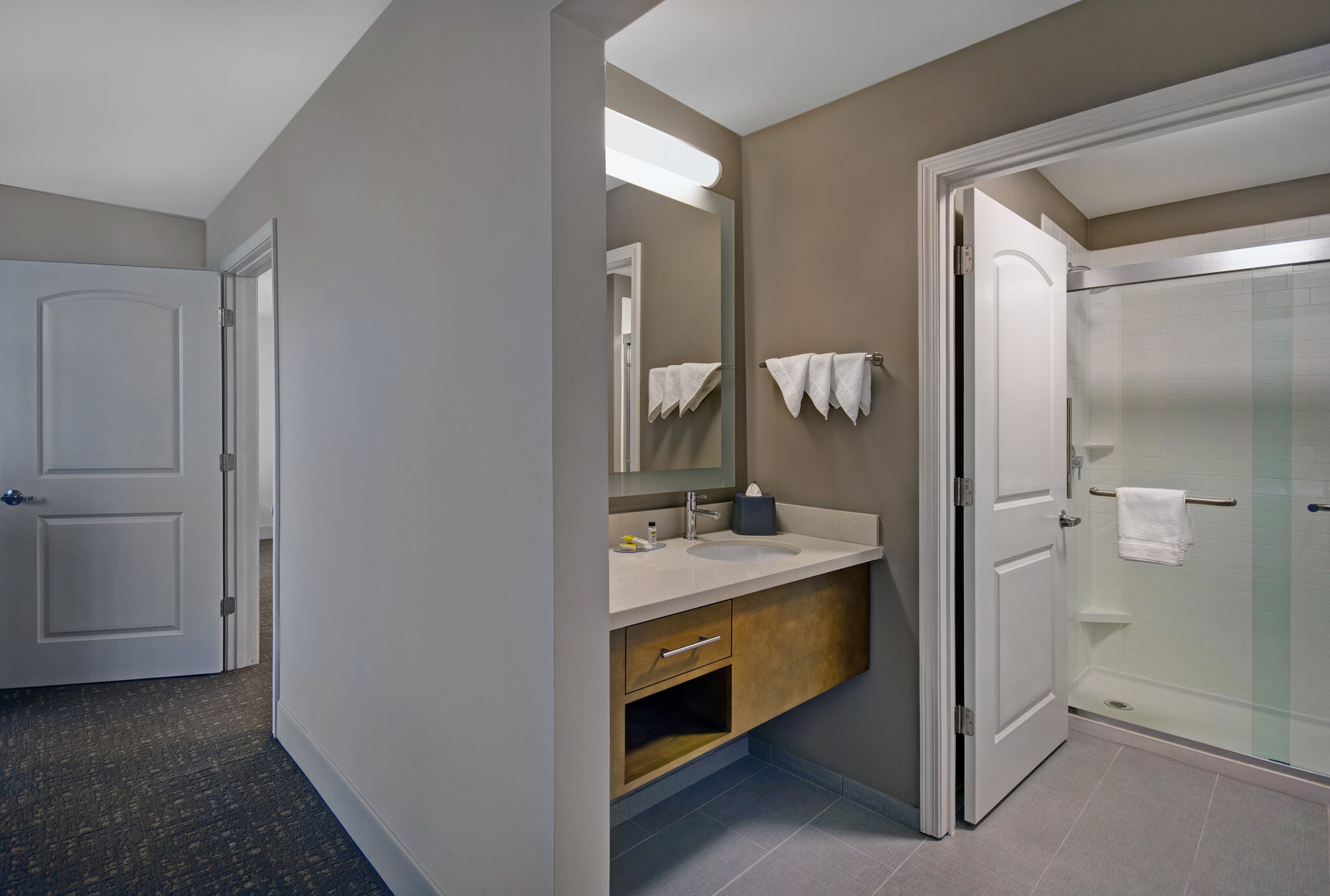 Staybridge Suites STERLING HEIGHTS - DETROIT - Tap to explore photos