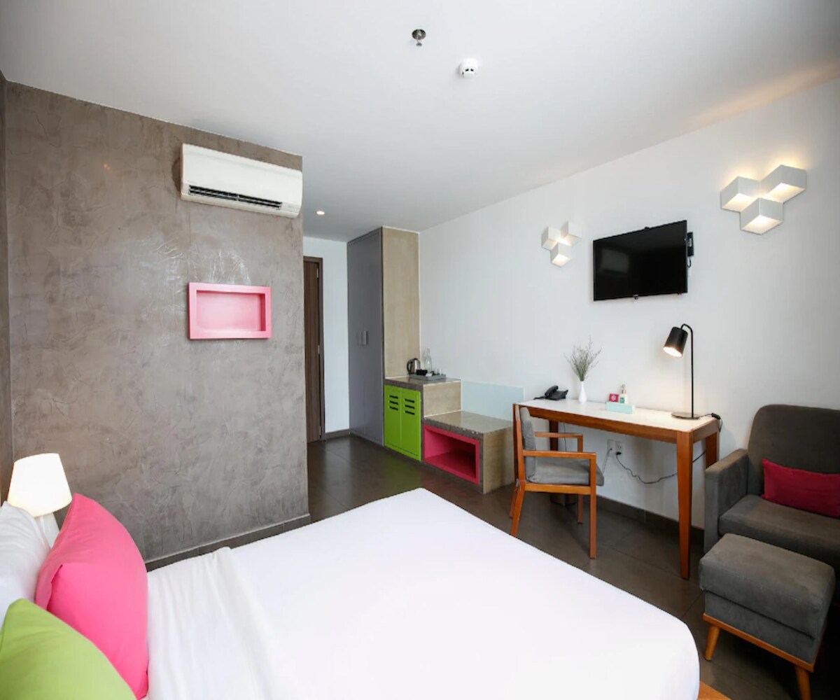 G8 Center Hotel Saigon - Tap to explore photos