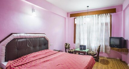 Zarim Hotel Manali (Near Mall Road) Room Type - Deluxe Room