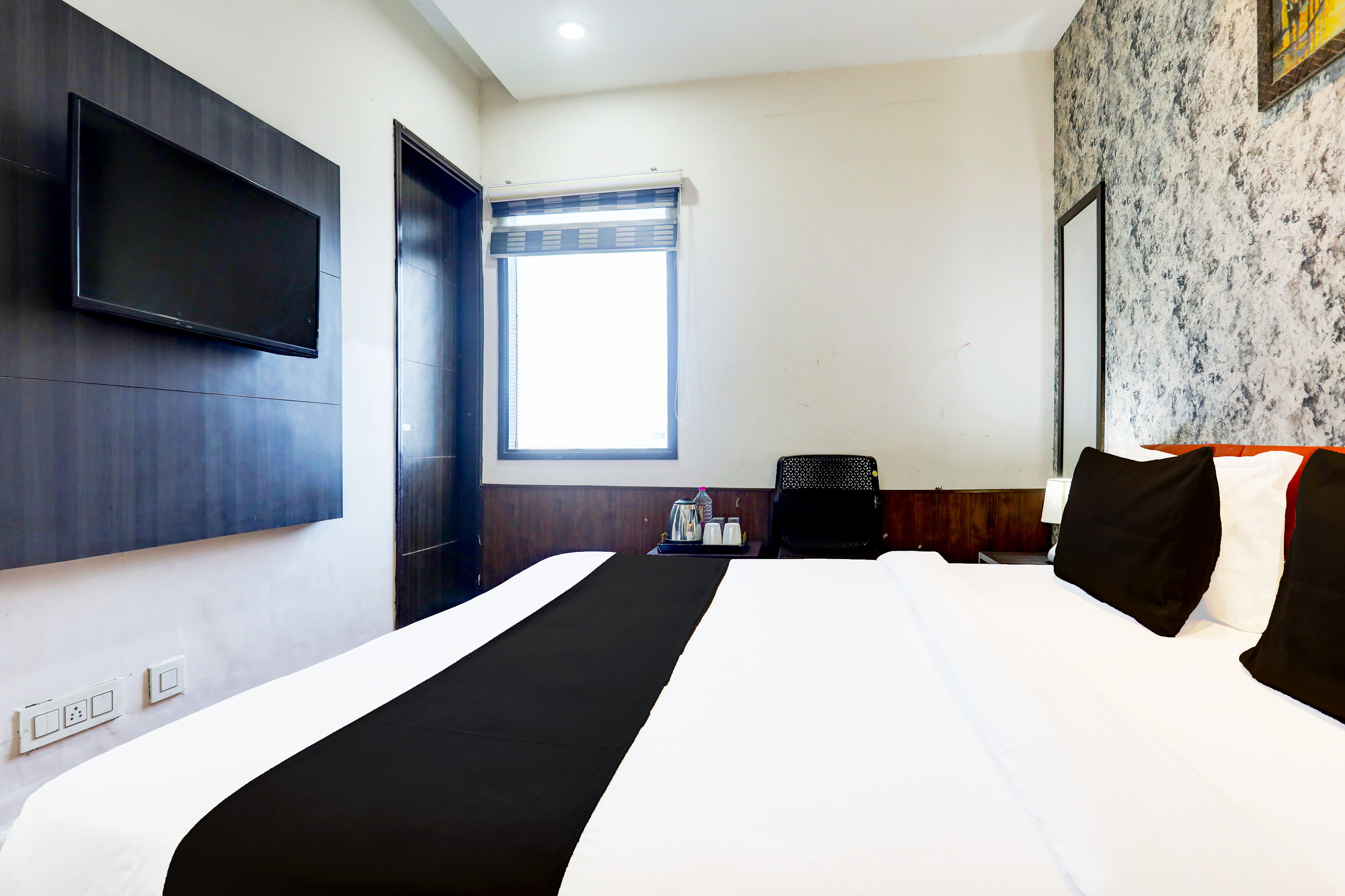 Hotel O Hightown - Tap to explore photos