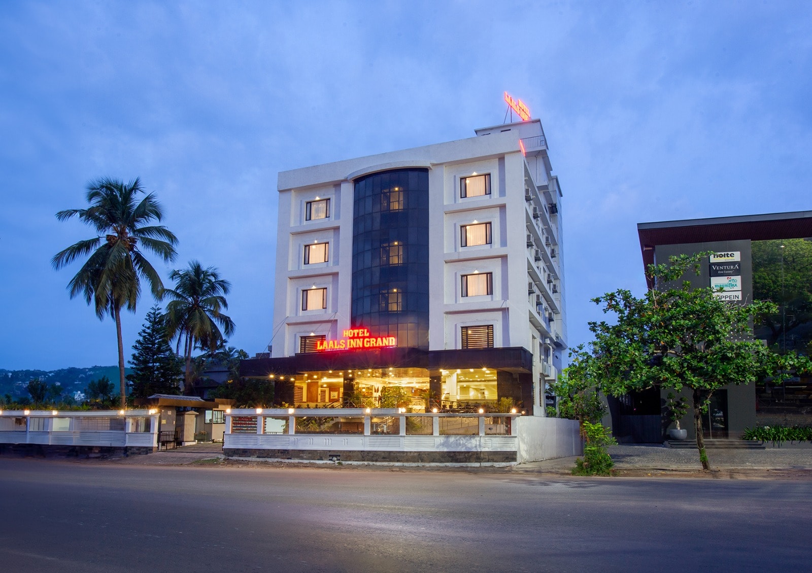 Hotel Laals Inn Grand - Tap to explore photos