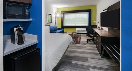 Holiday Inn Express & Suites Bryan Room Type - 1 King Standard Communications Accessible