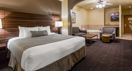 Best Western Plus Hill Country Suites Room Type - Suite-1 King Bed, Non-Smoking, Jacuzzi, High Speed Internet Access, Sofabed, Microwave, Refrigerator Best Western Plus Hill Country Suites Room Type - Suite-1 King Bed, Non-Smoking, Jacuzzi, High Speed Internet Access, Sofabed, Microwave, Refrigerator