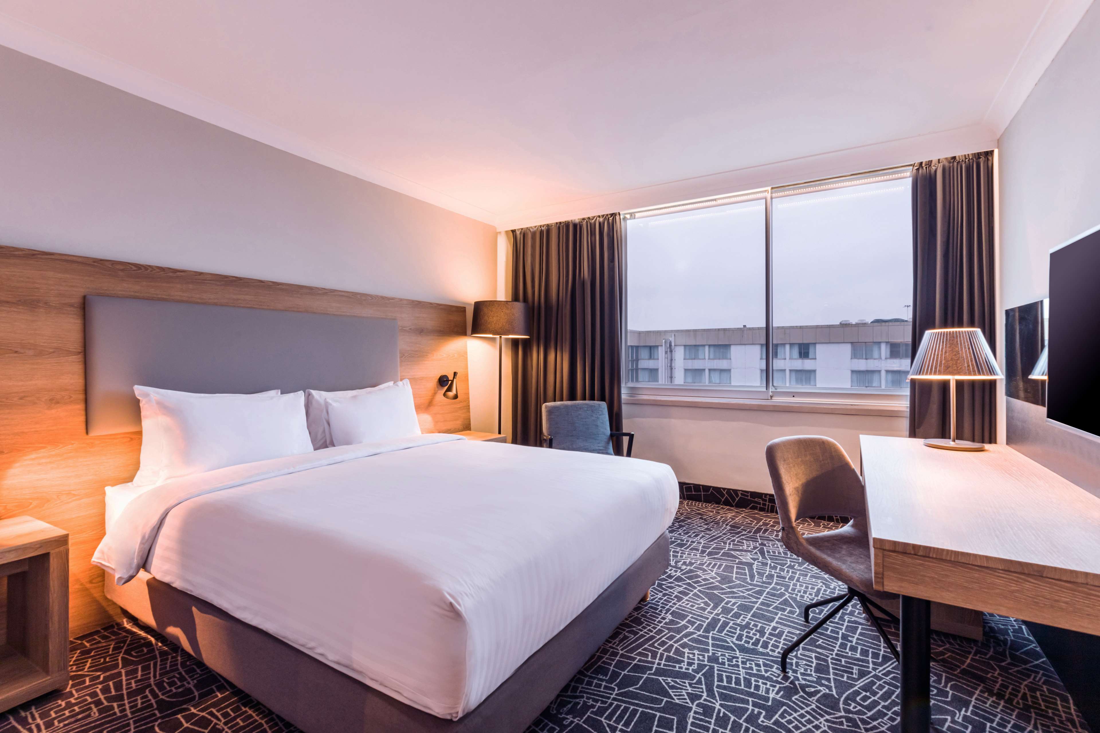 Radisson Hotel & Conference Centre London Heathrow - Tap to explore photos