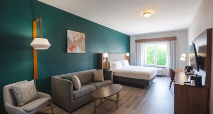Holiday Inn HOU ENERGY CORRIDOR ELDRIDGE Room Type - 1 King Standard Additional Living Area