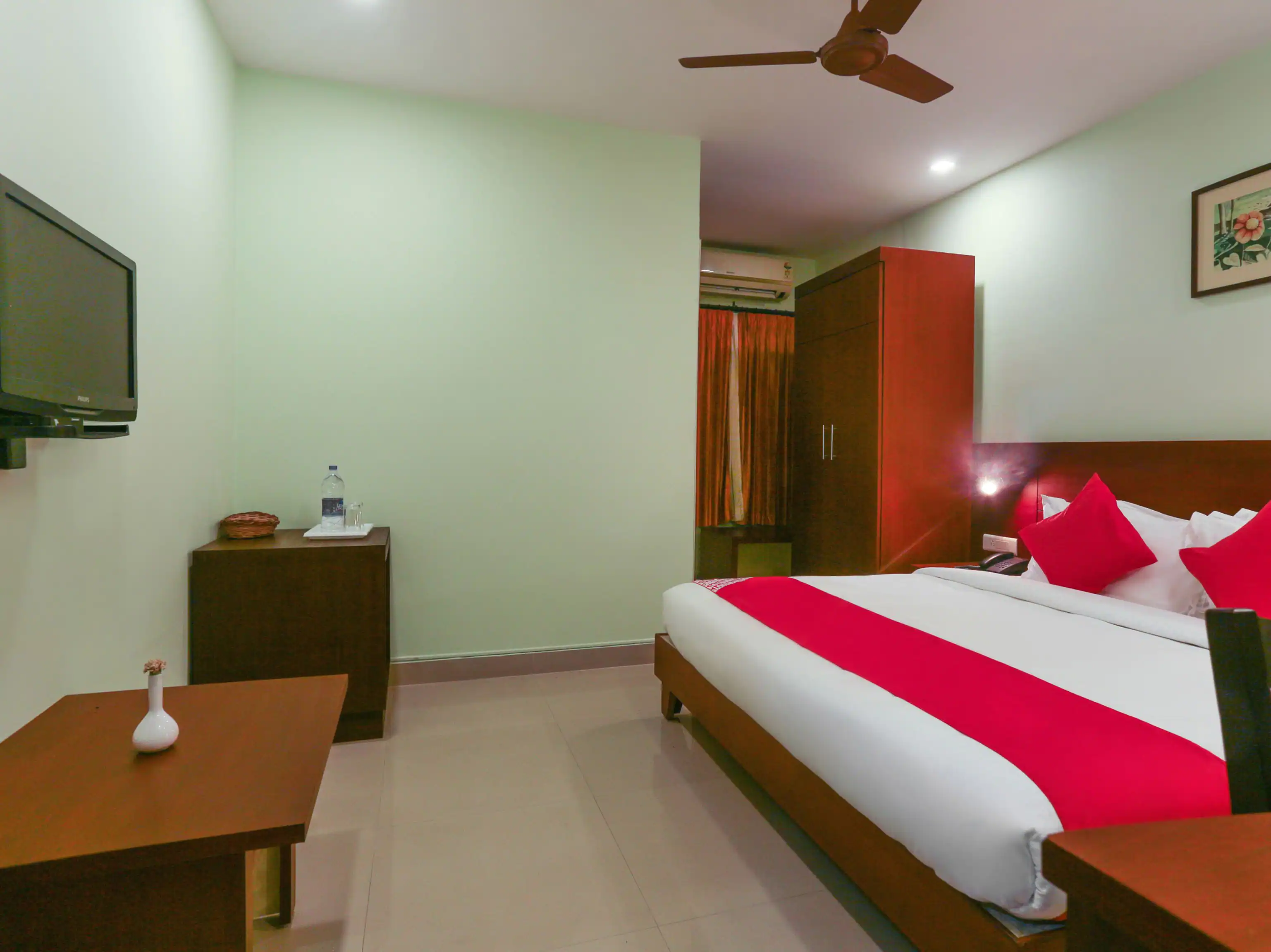 Hotel New Castle Room Type - Deluxe ac