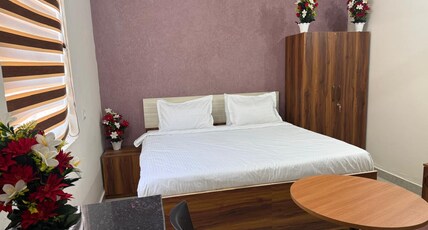 JMD Zoom Plaza Hotel Room Type - Deluxe Room with Air Conditioning