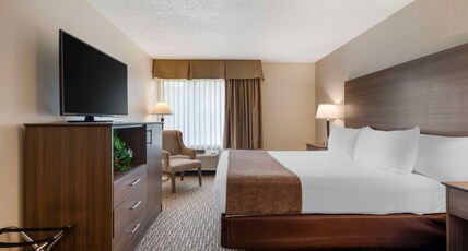 Best Western Spooner Riverplace Room Type - Suite-1 King Bed, Non-Smoking, Living Room, Full Kitchen, Sofabed, High Speed Internet Access, Coffe Best Western Spooner Riverplace Room Type - Suite-1 King Bed, Non-Smoking, Living Room, Full Kitchen, Sofabed, High Speed Internet Access, Coffe