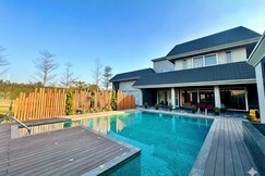 Homiestays Pinewood Farm