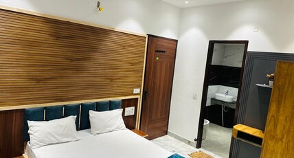 HB Hotel Room Type - Luxury Room King Bed