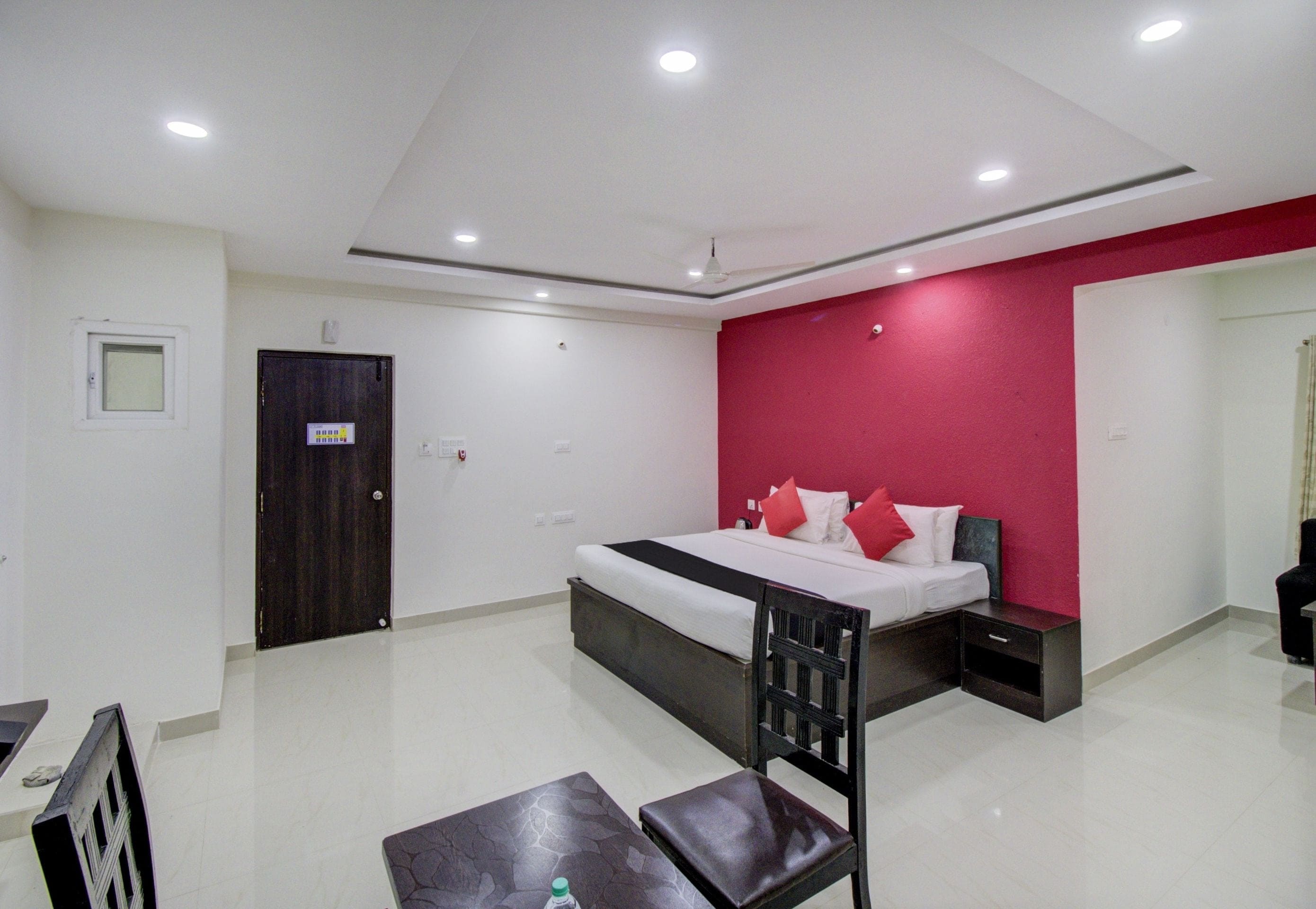 Super Hotel O 75327 Atithi Residency - Tap to explore photos