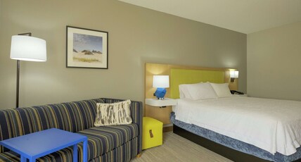 Hampton Inn by Hilton Edenton Room Type - 1 KING BED NONSMOKING