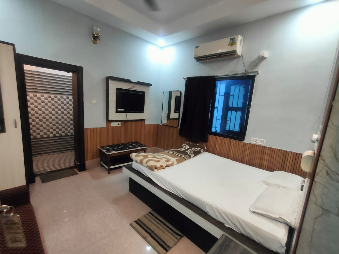 Hotel Sai Kripa - Tap to explore photos