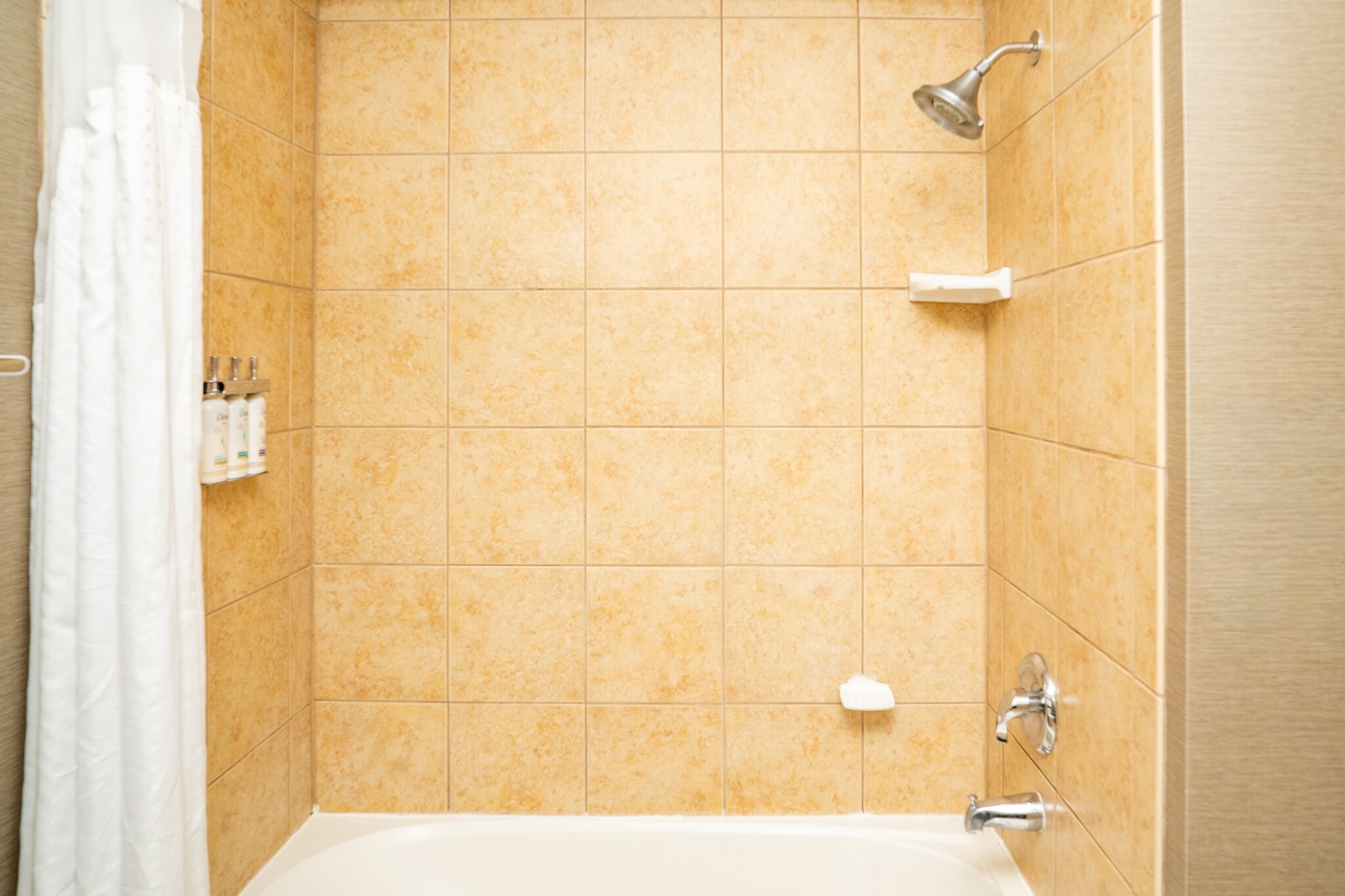 Holiday Inn Express Hotel & Suites Barstow - Tap to explore photos