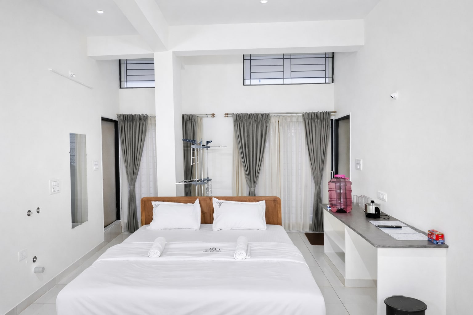  Savi Service Apartment | 2 & 3 BHK - Tap to explore photos