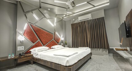 HOTEL JAYASVI RESTAURNAT AND LODGING Room Type - Deluxe Room Non AC