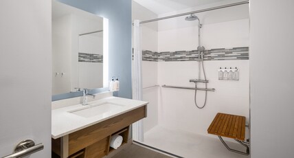 Even Hotel Pittsburgh Downtown, an IHG hotel Room Type - 2 Queen Standard Communications Accessible