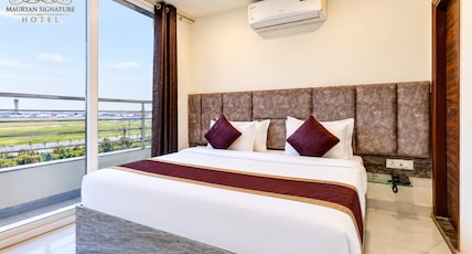 Mauryan Signature hotel with Airport View Room Type - Double Room Mauryan Signature hotel with Airport View Room Type - Double Room