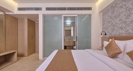 Biznotel by Pride Motera Room Type - Deluxe room
