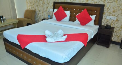 Hotel Gomti Inn Akbarpur Room Type - Classic Rooms
