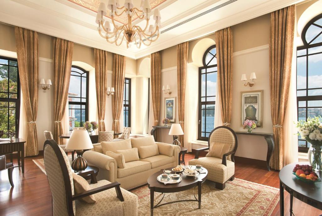 Four Seasons Hotel Istanbul at the Bosphorus - Tap to explore photos