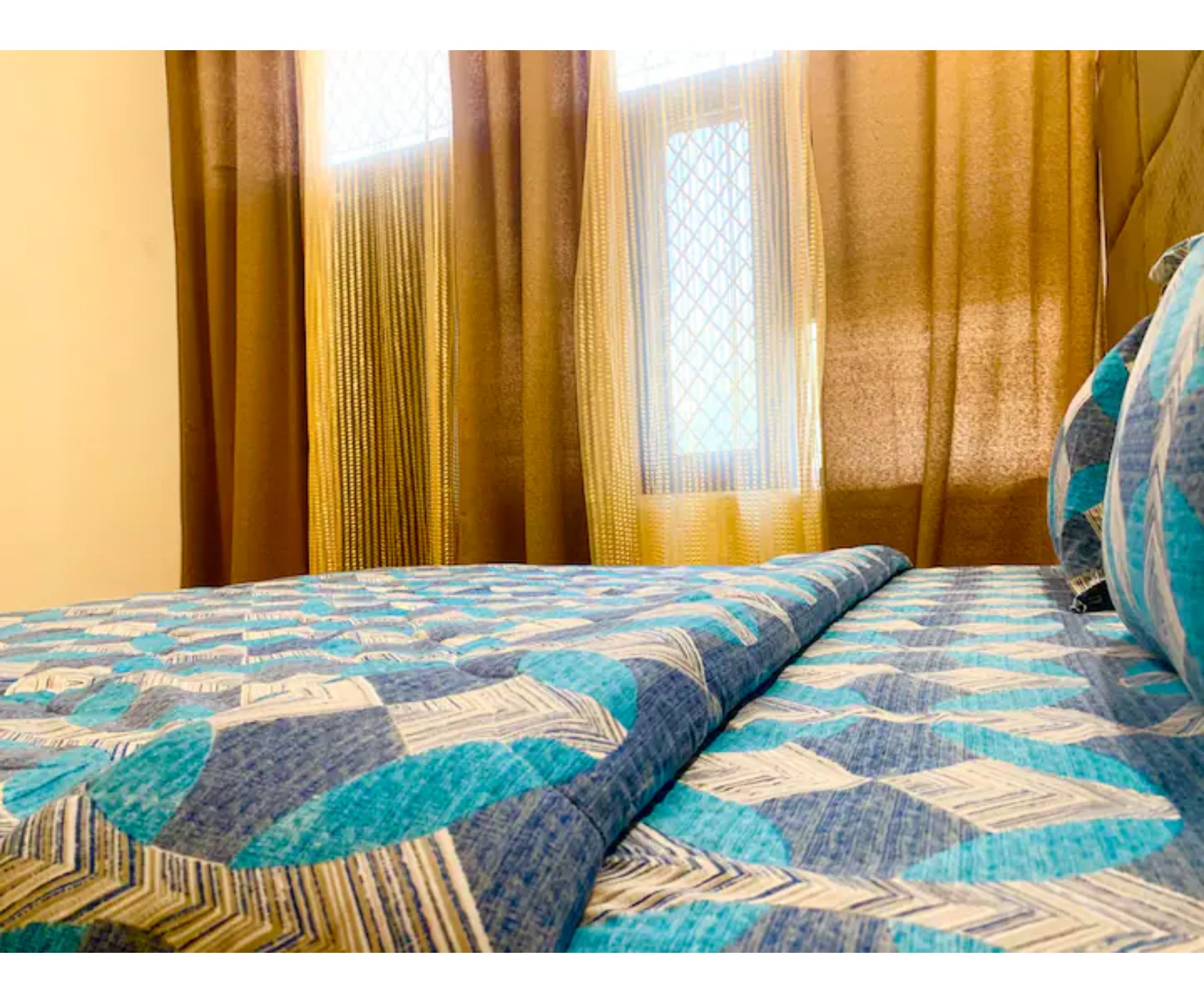 Instay 7 |Relax 3bhk Big Theater Screen - Tap to explore photos