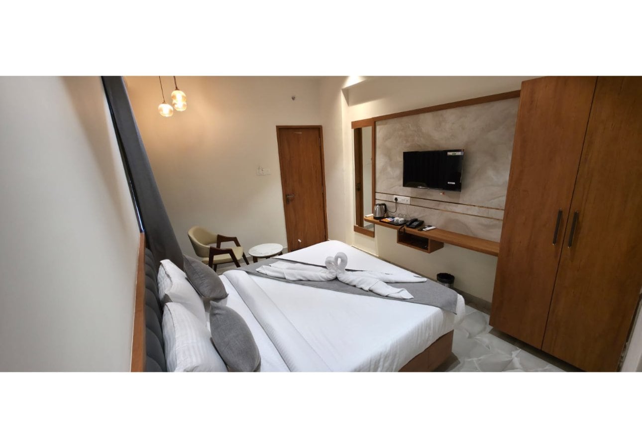 Hotel Hanie Tree - Tap to explore photos