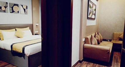 Western Blu Paschim Vihar Room Type - King Suite with Balcony