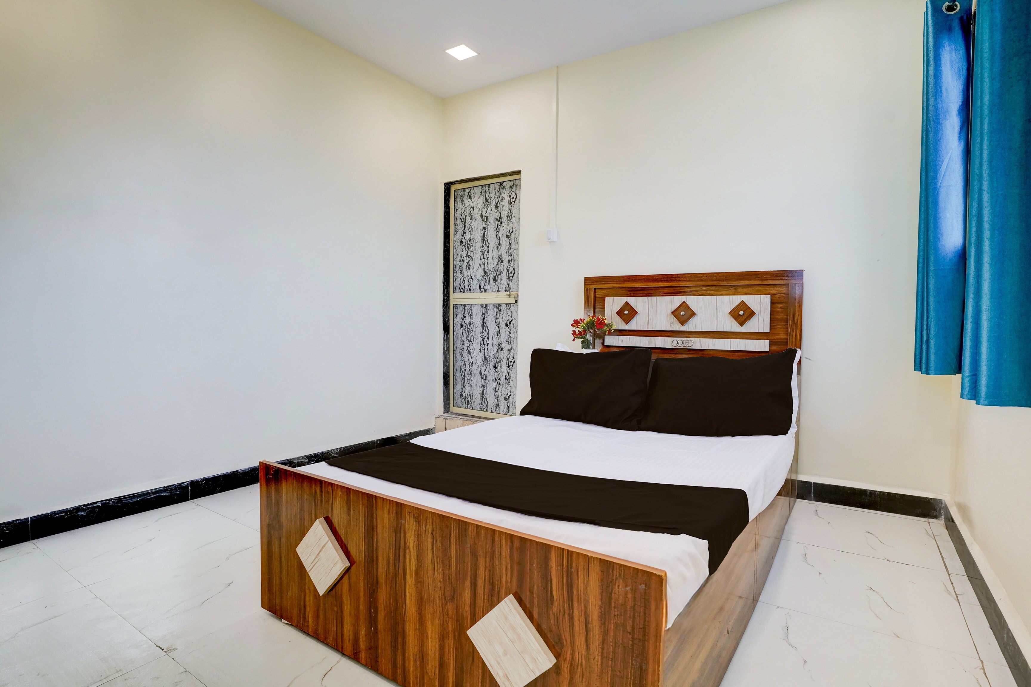 SPOT ON Savali Guest House - Tap to explore photos