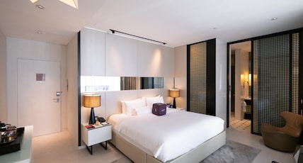 Naumi Hotel Singapore Room Type - Designer Room - Gabrielle/Camellia Naumi Hotel Singapore Room Type - Designer Room - Gabrielle/Camellia