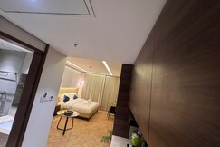 Clean   Comfortable Space
Safe   Peaceful