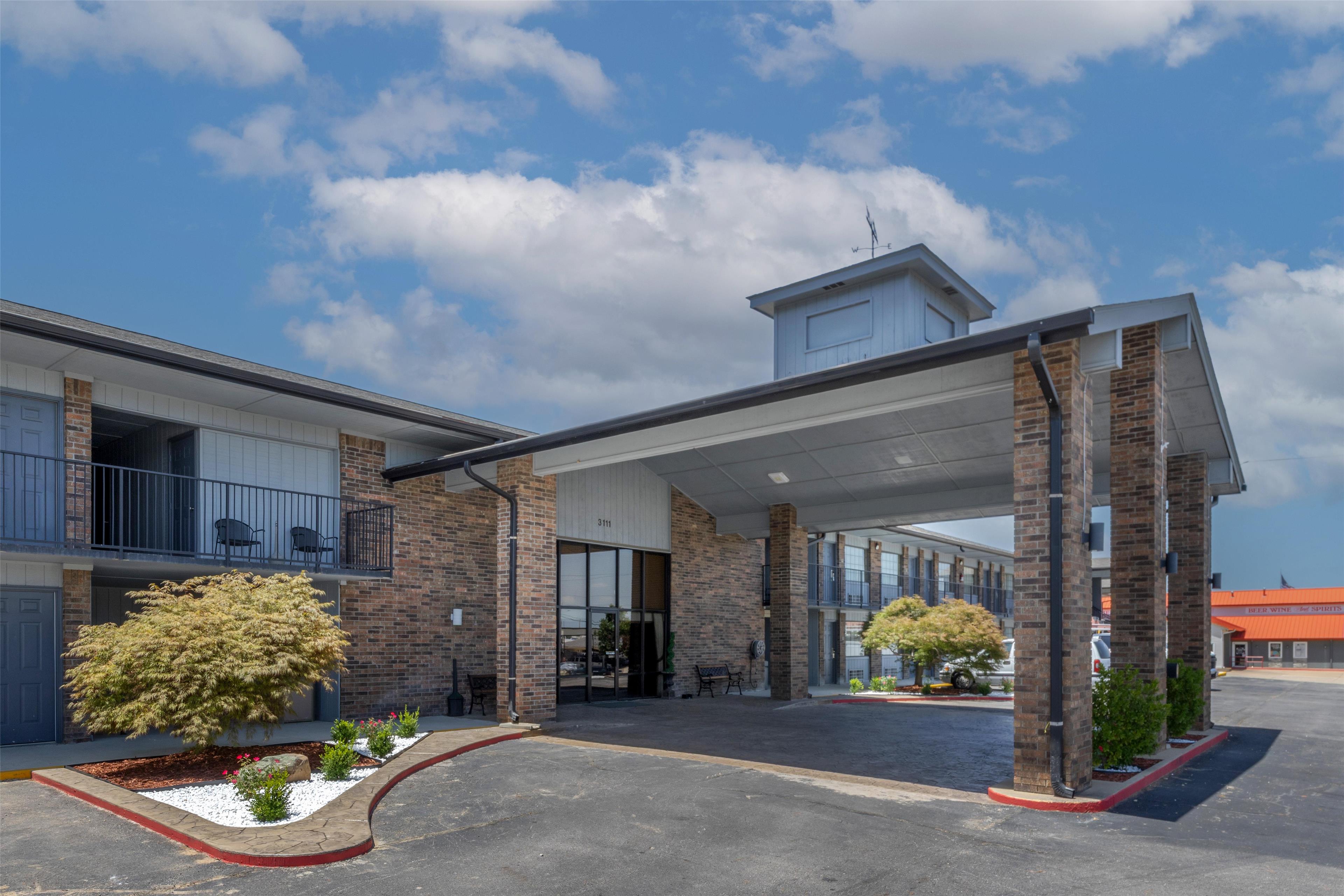 SureStay Plus Hotel By Best Western Poteau - Tap to explore photos