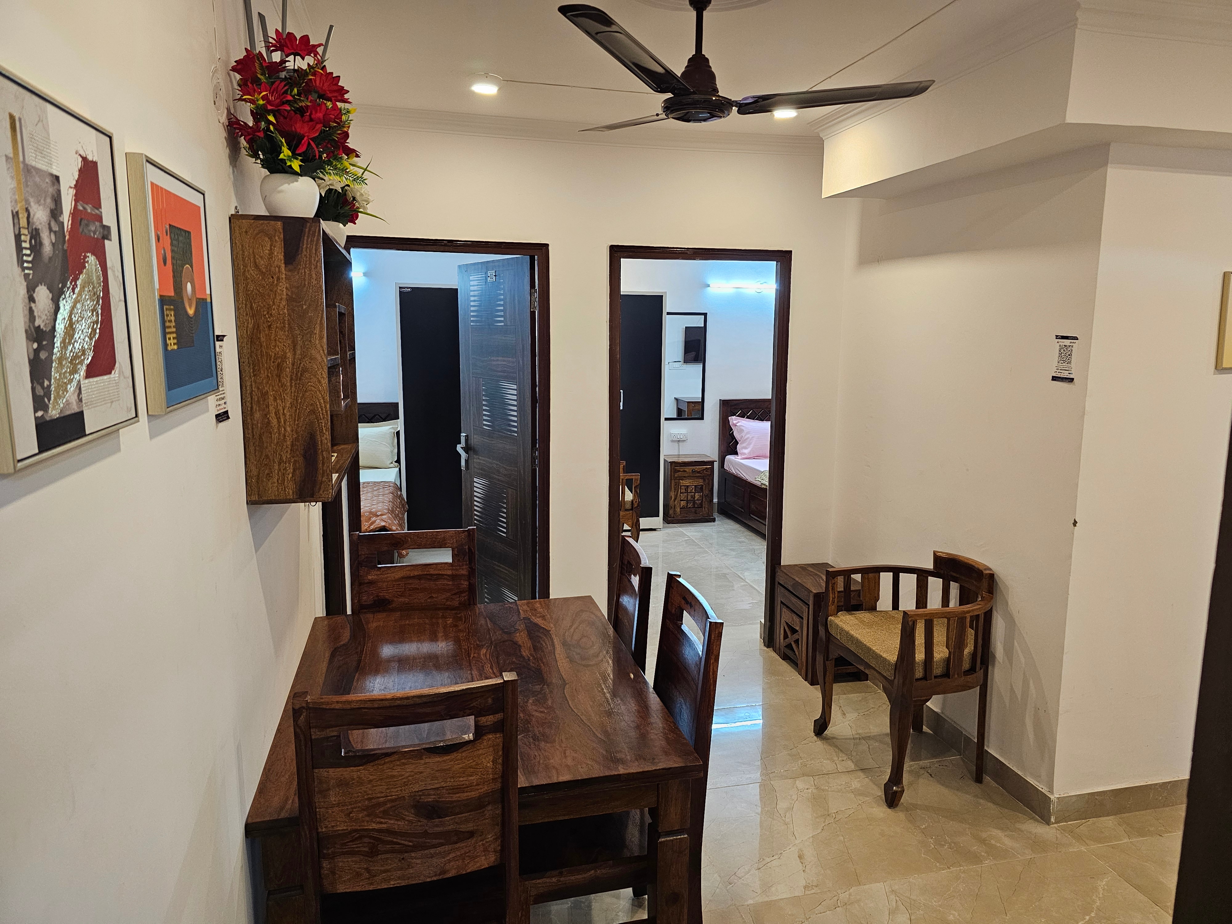 Gautam Nagar Home Stay South Delhi - Tap to explore photos