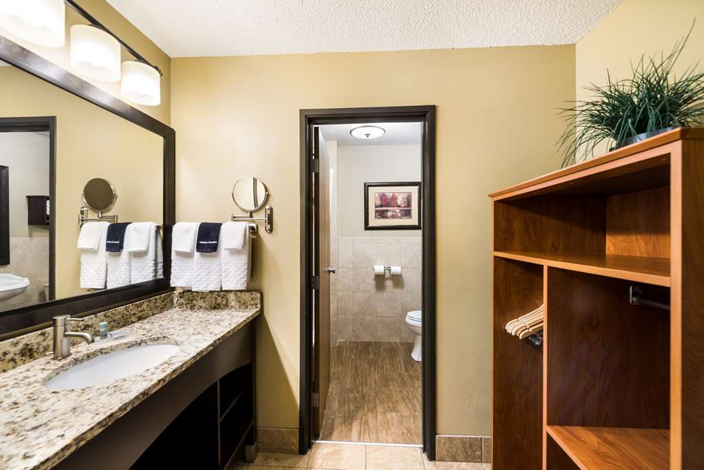Best Western Derby Inn - Tap to explore photos