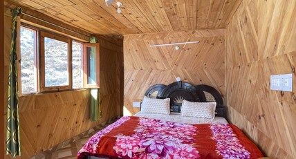 Pahadi Bliss Hostel - Tosh Room Type - Private Room with Mountain View