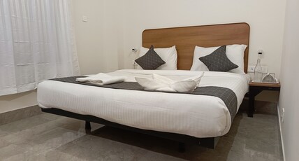 SM RESIDENCY Room Type - Deluxe Room