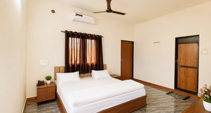 THE GRAND VATSALYA HOTEL & RESORT Room Type - Deluxe Room with Balcony and Park View