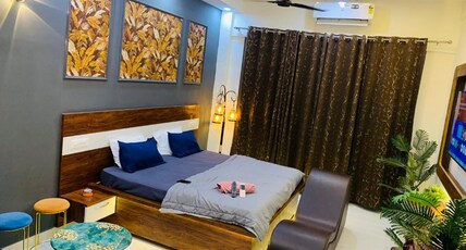 Luxury Couple Friendly Studio-Gaur City Noida Room Type - Luxury Couple Friendly Studio-Gaur City Noida
