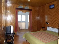 Hotel Jeetu Room Type - Deluxe Quad Sharing Room